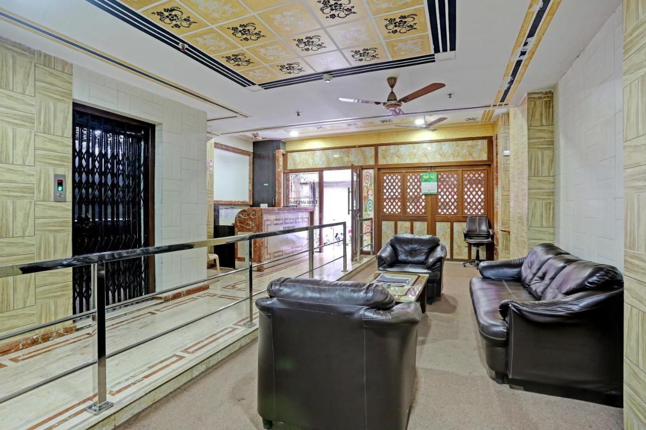 Capital O 79386 Hotel Emirates Bombay Extérieur photo