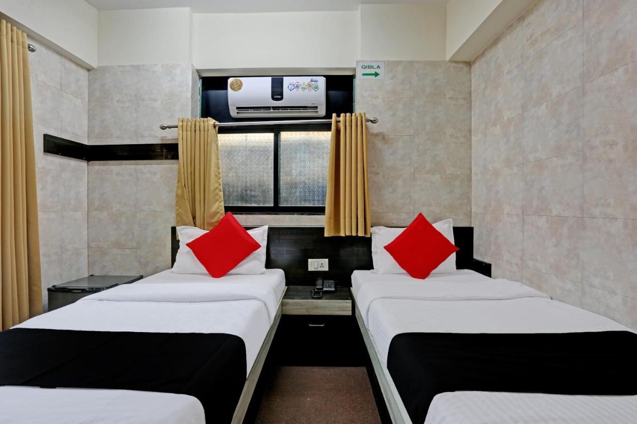 Capital O 79386 Hotel Emirates Bombay Extérieur photo